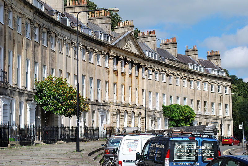 800px-Camden_Crescent_Bath_2